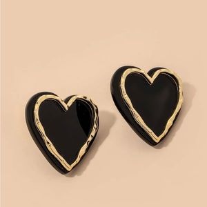 Black Heart Decor Stud Earrings for Women Girls Ear Studs Jewelry Gift
Fashion